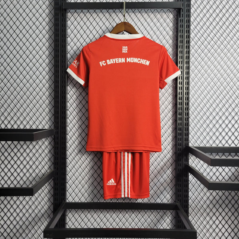 Kit Infantil Bayern de MuNikeque Titular 22/23